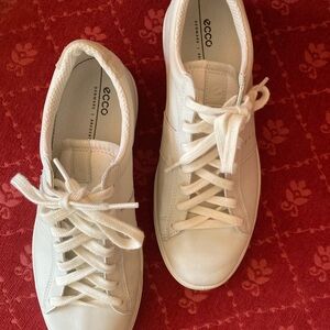 Ecco sneakers like new! Worn only a few times! EU size 40/US size 9-9.5